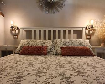 The pigsty in the valley of Assisi - Assisi - Bedroom