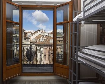 Hotel Central - Geneva - Balcony