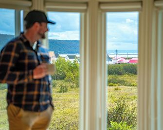 Romantic Victorian guest room for two close to the ocean and hiking trails - Hall's Harbour - Balcón