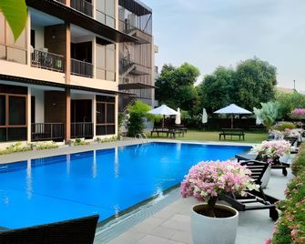 Stay Maja Kostel - Semarang - Pool