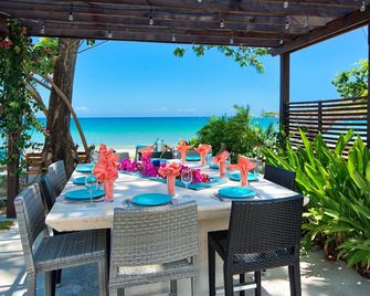 SeaEsta at Bengal ; Cool Chic and all Caribbean - Rio Bueno - Patio