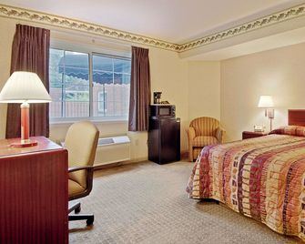 Days Inn by Wyndham Cleveland Lakewood - Cleveland - Sovrum
