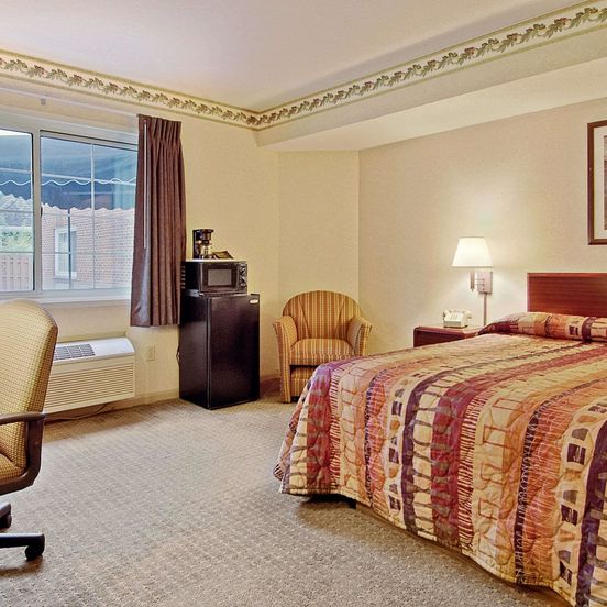 Bedroom view of Days Inn by Wyndham Cleveland Lakewood