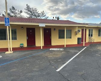 Ruta Motel - Indio - Building