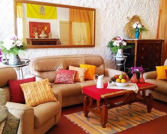 Hotel Villa Augustus - ליפארי - טרקלין