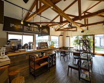 Cafe & Stay Castana - Matsumoto - Restaurante