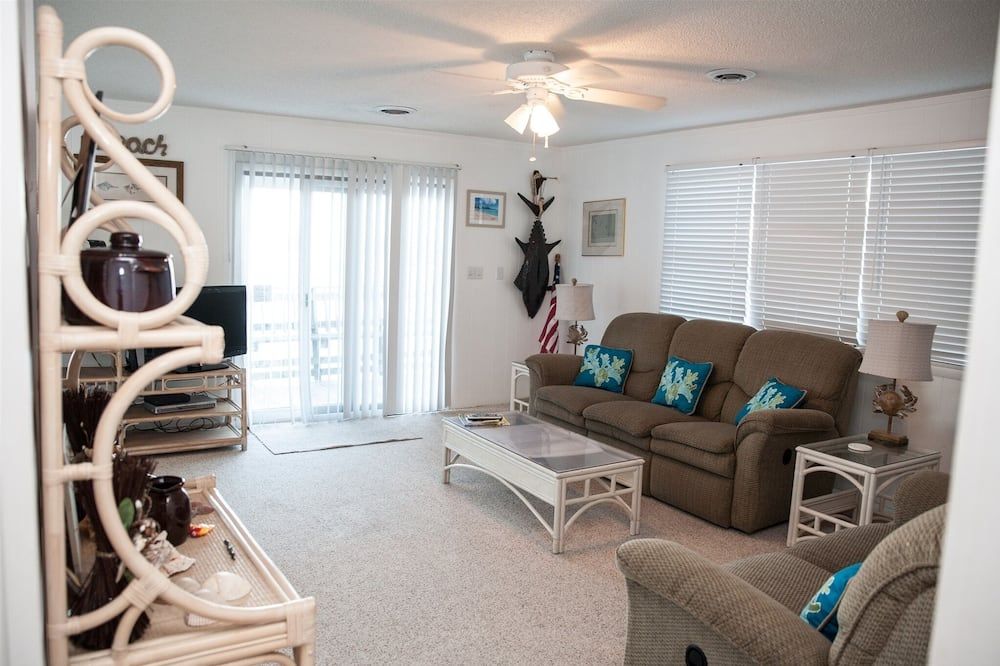 Living room view of Native Sun 2 Bedroom Cottage by RedAwning