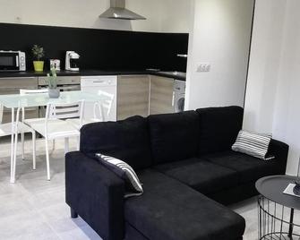 Apartment completely new, new equipment - Bagnols-sur-Cèze - Salon