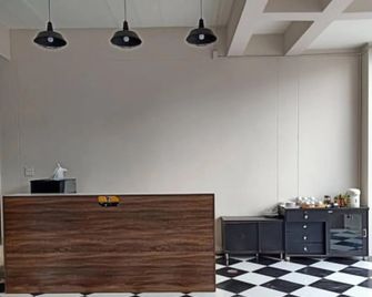 V2 Hotel - Nang Rong - Front desk