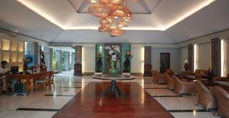 The Cakra Hotel - Denpasar - Resepsjon