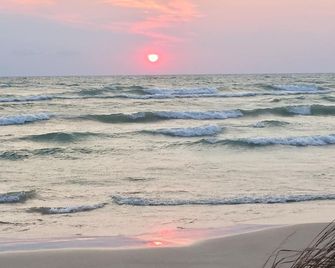 Sauble River Marina And Lodge Resort - Sauble Beach - Strand