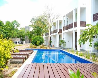 Ananthara Resort - Anurādhapura - Piscina