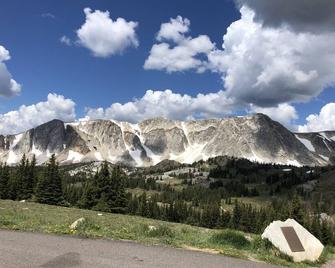 Mountain Cabin boasting several outdoor amenities for all seasons - Centennial - Vista del exterior