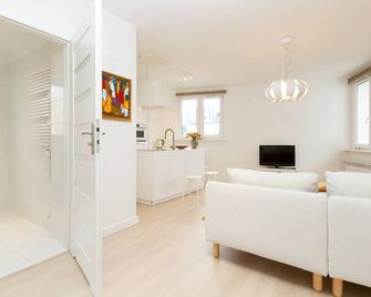 Gdynia Sunny Apartment for 5 People by Noclegi Renters - Gdynia - Salon