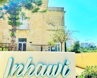 Follow the Sun Boutique Hostel - Pool, Breakfast & Sea Views - St. Julian's - Balcony