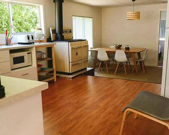 A Place To Stay In Derby - mountain biker retreat - Derby - Comedor