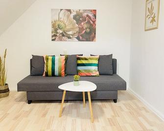aday - Randers Elegant and Trendy Apartment - Randers - Living room
