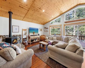 Alpine Gem Near Homewood Mountain - Tahoma - Living room