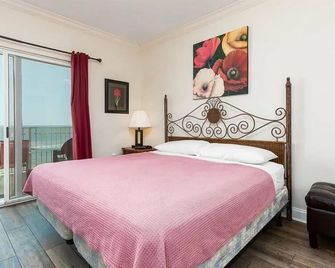 Crystal Shores by Meyer Vacation Rentals - Gulf Shores