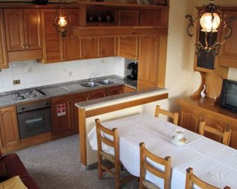 Montefalco Guest House - Red Room - Montefalco - Kitchen