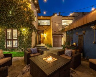 Luxury Vacation Villa - Family, Swim, Work, Play & Etc.. Now Available Monthly - לוס אנג'לס - פטיו