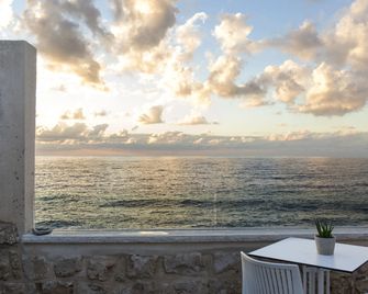 Akotika Boutique - Акко - Балкон