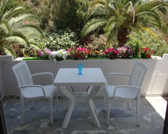 Kyriaki Hotel - חאניה - מרפסת