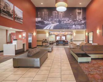 La Quinta Inn & Suites by Wyndham Smyrna TN - Nashville - Smyrna - Lobby