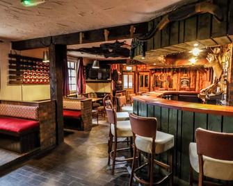 Apache Falls Lodge, Romantic, Character Holiday Cottage In Castlerock - Limavady - Bar
