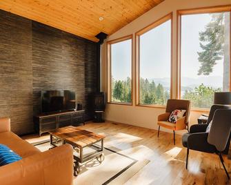 Beautiful view house with 3 bedrooms - Gibsons - Wohnzimmer