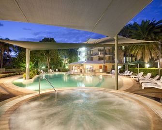 Ramada Resort by Wyndham Flynns Beach - Port Macquarie - Pool