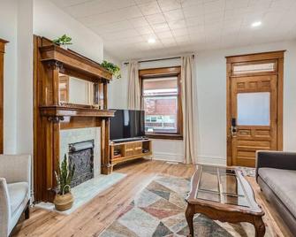 Remodeled 3bd I Baker I Broadway I Sante Fe I Cbd - Denver - Salon