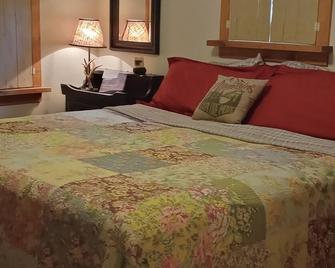 Creekside Cabin Close to hiking trails and waterfalls - Clayton - Slaapkamer