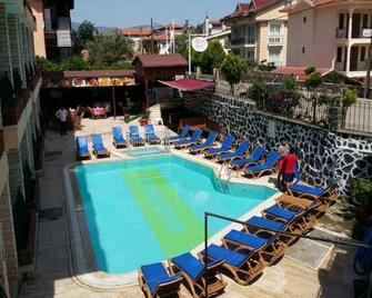 Ozlem 1 Apartments - Marmaris - Pool