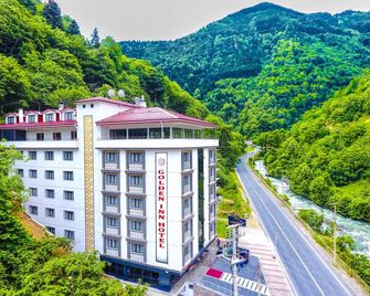 Golden Inn Hotel Uzungol - Uzungöl - Bygning