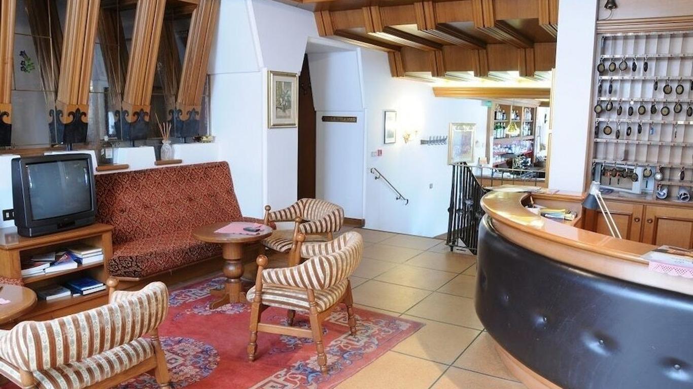 Hotel Carlone