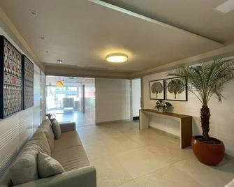 Cozy, safe place close to the sea. Close to restaurants and beaches. - Ondina - Living room