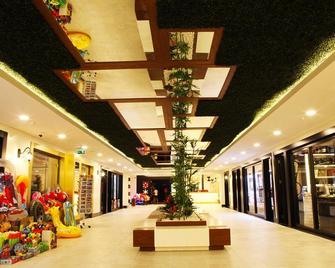 Diamond Premium Hotel & Spa - Side - Lobby