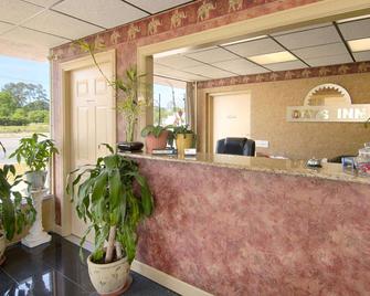 Days Inn by Wyndham Donalsonville - Donalsonville - Front desk