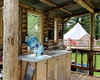 Pet-Friendly Glamping Farmstay for an Outdoor Adventure in Acton, Ontario - Halton Hills