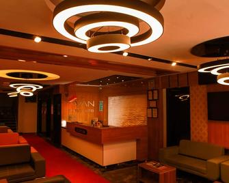 Van Hotel - Van - Rezeption