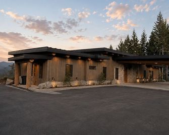 Lux house near Mt St Helens, Eagle Cliff, Ape Caves and Swift Reservoir - Cougar - Edificio