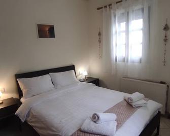 Evgenia's House - Kala Nera - Bedroom