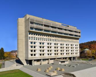 Hotel Umass - Amherst - Building