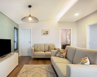 Referta Apartamento T1 - Prazeres - Sala de estar