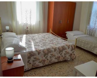 La casa dei 4 venti - Ponza - Schlafzimmer