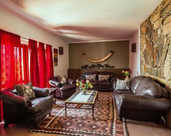Barrydale Karoo Lodge - Barrydale - Living room