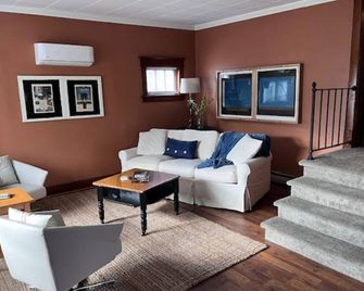 Mina's Place @ Footprint Farms - Hamburg - Wohnzimmer