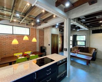 Unique & Modern, Huge Kitchen, Great for Long Stays - Luang Prabang - Kitchen