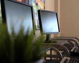 Poros Beach - Mokros Gialos - Centro de negocios